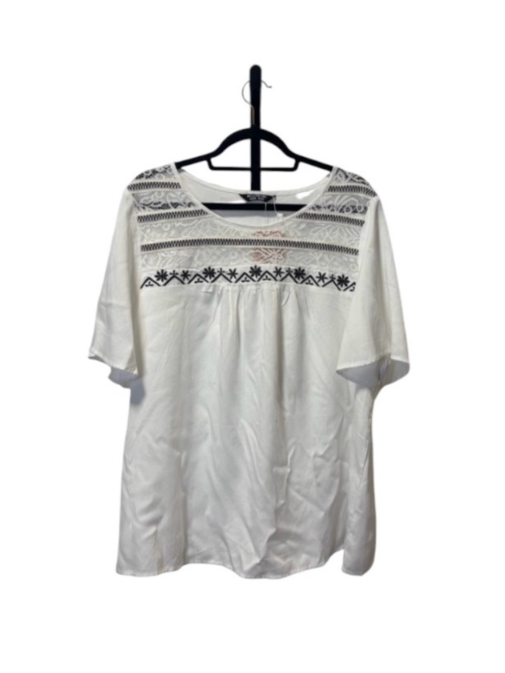 BloomChic White Scoop Neck Top with Black Embroidery